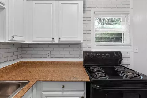 Kitchen - 16703 E 2 St, Independence, MO 64056 photo 3 of 4