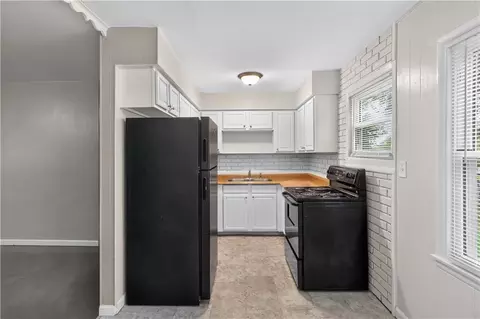Kitchen - 16703 E 2 St, Independence, MO 64056 photo 1 of 4