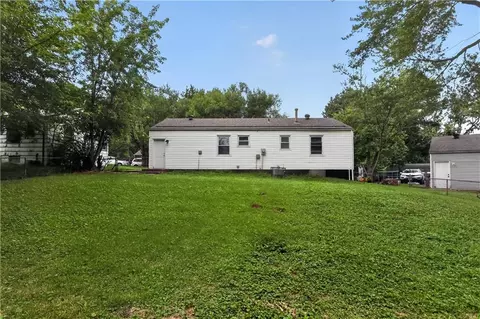 Exterior - 16703 E 2 St, Independence, MO 64056 photo 4 of 6