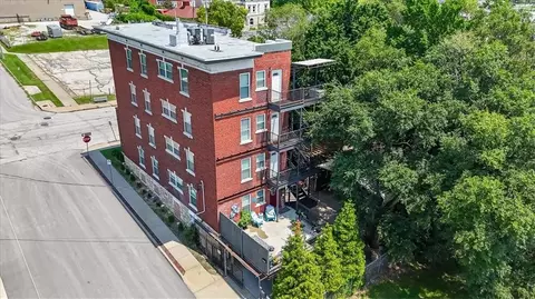 1401 E 11th St, Kansas City, MO 64106