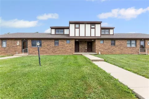 1113 Durham Dr, Paola, KS 66071