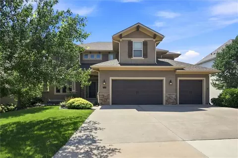 16532 Cody St, Overland Park, KS 66221