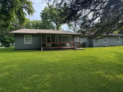 8900 Wayne Ave, Kansas City, MO 64131