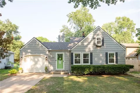 6015 Delmar St, Fairway, KS 66205