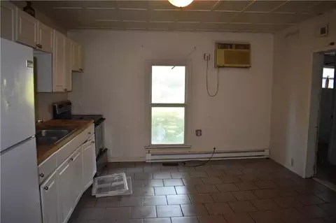 Kitchen - 809 Valley St, Rushville, MO 64484 photo 1 of 5