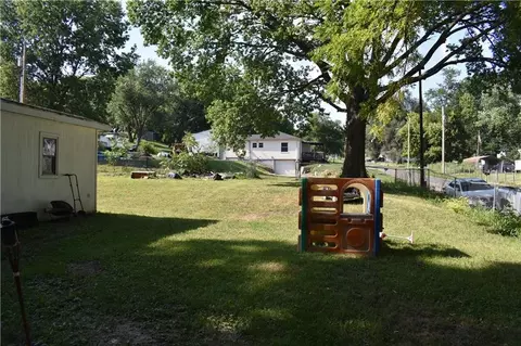 Exterior - 809 Valley St, Rushville, MO 64484 photo 4 of 4