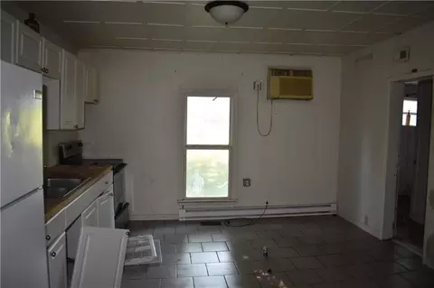 Living - 809 Valley St, Rushville, MO 64484 photo 1 of 3