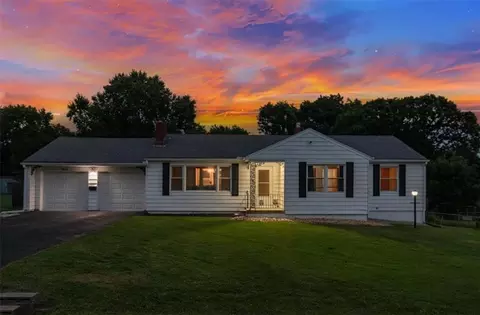Exterior - 9610 E 29th Ter, Independence, MO 64052 photo 2 of 14