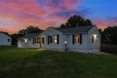 Exterior - 9610 E 29th Ter, Independence, MO 64052 photo 6 of 14