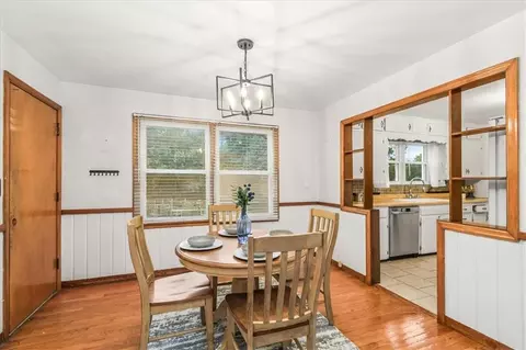 Dining - 9610 E 29th Ter, Independence, MO 64052 photo 1 of 1