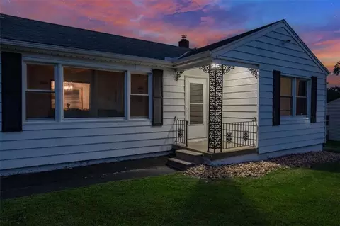 Exterior - 9610 E 29th Ter, Independence, MO 64052 photo 4 of 14