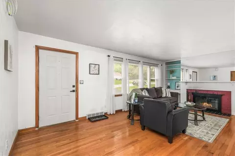 Entry Way - 9610 E 29th Ter, Independence, MO 64052 photo 1 of 1