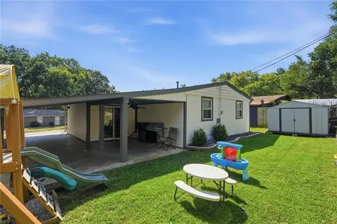 Exterior - 1018 S Appleton Ave, Independence, MO 64053 photo 6 of 10