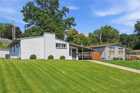 Exterior - 1018 S Appleton Ave, Independence, MO 64053 photo 3 of 10