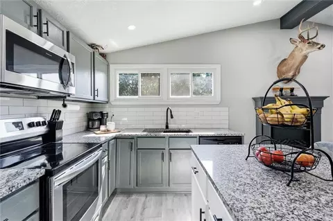 Kitchen - 1018 S Appleton Ave, Independence, MO 64053 photo 5 of 5