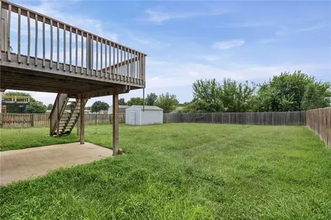 Exterior - 712 S Sunset Ln, Raymore, MO 64083 photo 4 of 8