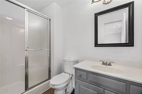 Bath - 712 S Sunset Ln, Raymore, MO 64083 photo 4 of 4