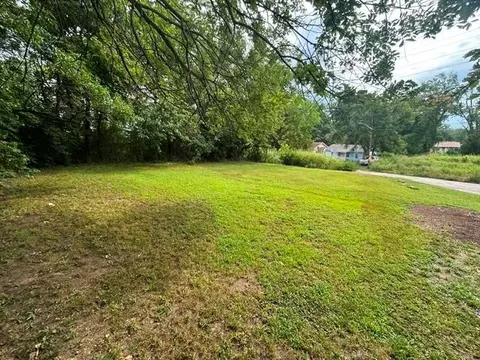 Exterior - 8840 E Wilson Rd, Independence, MO 64053 photo 1 of 2