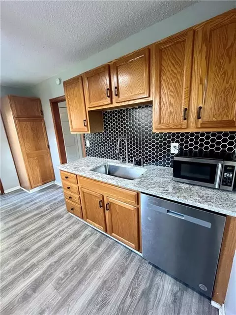 Kitchen - 431 N Eubank St, Independence, MO 64050 photo 3 of 3