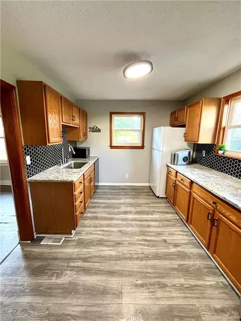 Kitchen - 431 N Eubank St, Independence, MO 64050 photo 1 of 3