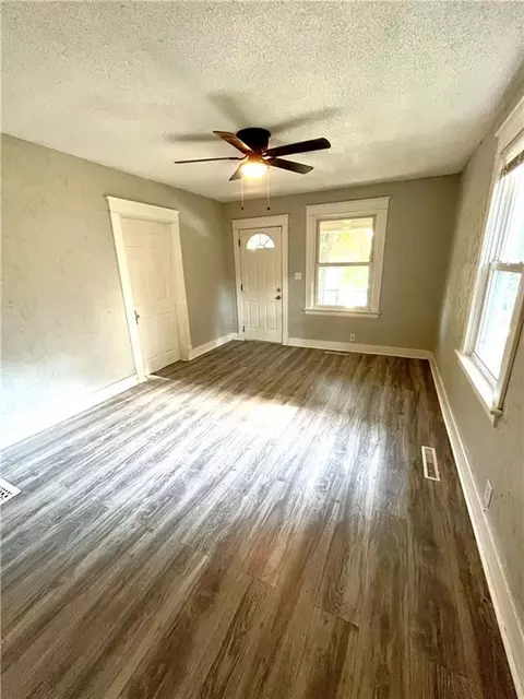 Living - 431 N Eubank St, Independence, MO 64050 photo 1 of 2