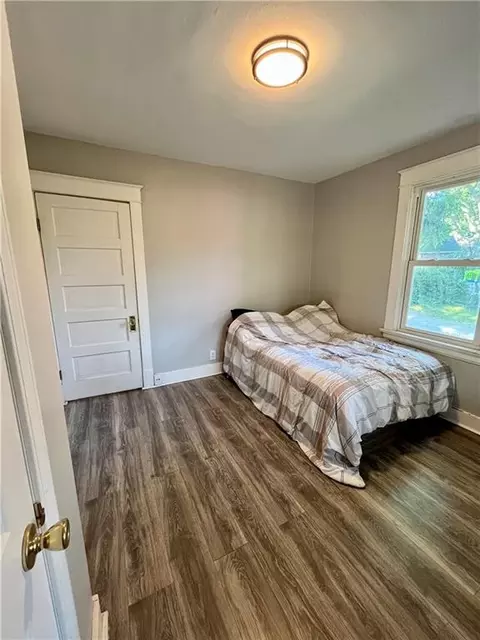 Bedroom - 431 N Eubank St, Independence, MO 64050 photo 2 of 3
