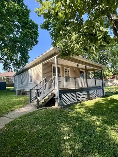 Exterior - 431 N Eubank St, Independence, MO 64050 photo 2 of 3