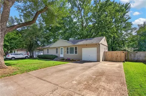 8509 111th St, Kansas City, MO 64134