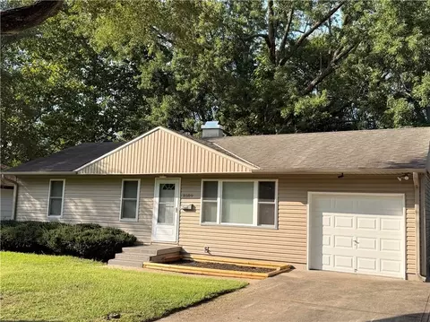 111 Th St, Kansas City, MO 64134