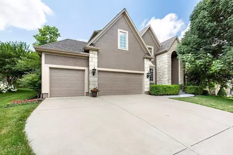 14904 Woodson St, Overland Park, KS 66223