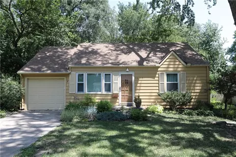 4813 Canterbury St, Roeland Park, KS 66205