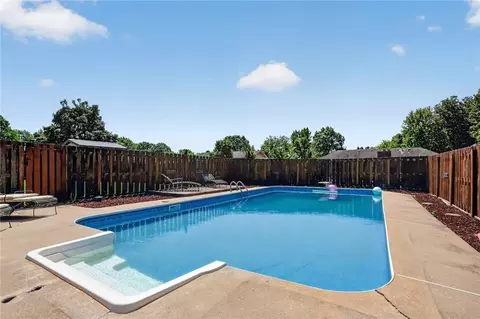 Exterior - 408 E Walnut St, Odessa, MO 64076 photo 5 of 8