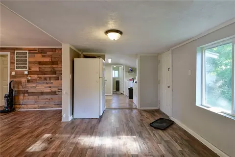 Entry Way - 407 S Clarke Ave, Clever, MO 65631 photo 1 of 2