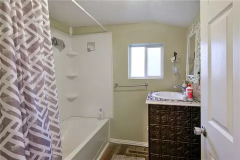 Bath - 407 S Clarke Ave, Clever, MO 65631 photo 1 of 2