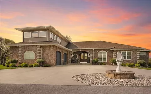 113 Lighthouse Pt, Gallatin, MO 64640