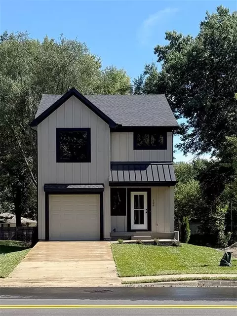 506 NW 15th St, Blue Springs, MO 64015