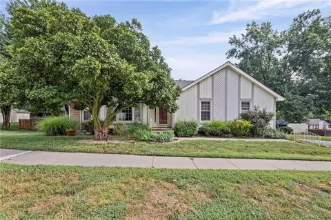 8210 N Virginia Ave, Kansas City, MO 64118