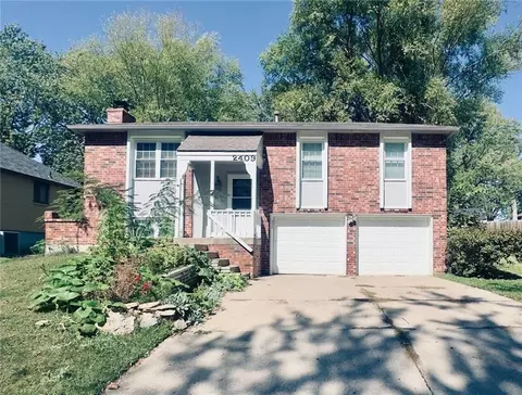 2409 NW Salem Ct, Blue Springs, MO 64015