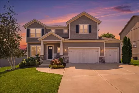 20905 W 72nd St, Shawnee, KS 66218