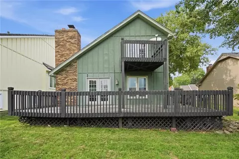 Exterior - 701 NE Burning Tree St, Lees Summit, MO 64064 photo 6 of 8