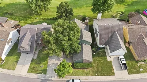 View/Area - 701 NE Burning Tree St, Lees Summit, MO 64064 photo 3 of 4