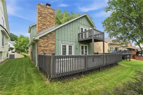 Exterior - 701 NE Burning Tree St, Lees Summit, MO 64064 photo 7 of 8