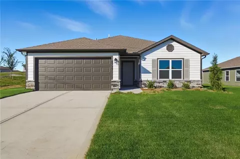 1612 SW 9th St, Oak Grove, MO 64075