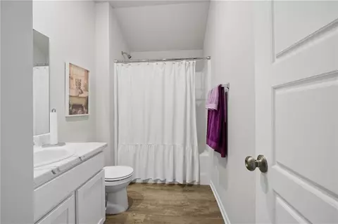 Bath - 1612 SW 9th St, Oak Grove, MO 64075 photo 2 of 2