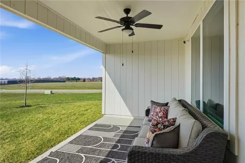 Exterior - 1612 SW 9th St, Oak Grove, MO 64075 photo 2 of 3