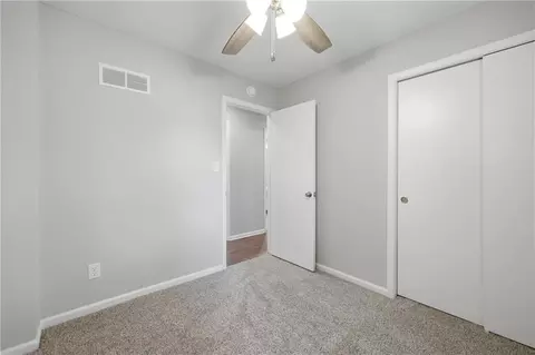Bedroom - 504 SW Persels Rd, Lees Summit, MO 64081 photo 6 of 8