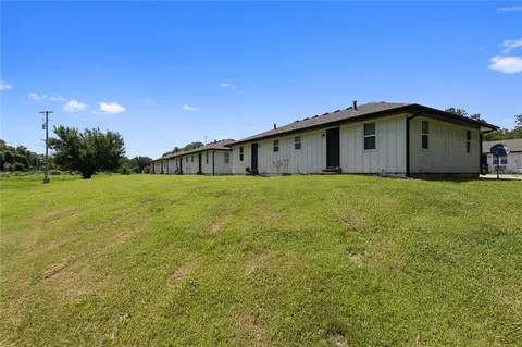 Exterior - 300 Oak St, Freeman, MO 64746 photo 10 of 13
