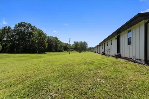Exterior - 300 Oak St, Freeman, MO 64746 photo 8 of 13