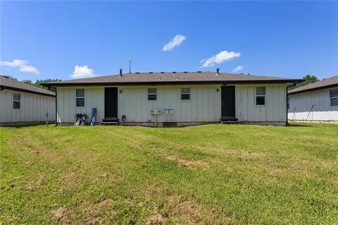 Exterior - 300 Oak St, Freeman, MO 64746 photo 12 of 13