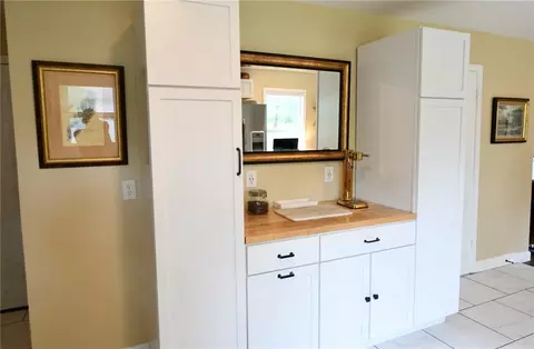 Kitchen - 302 SE Corder St, Lees Summit, MO 64063 photo 4 of 4